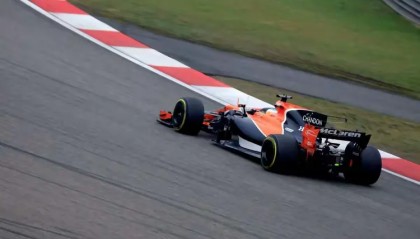 开云体育2026-索伯车队翻盘红牛二队，拉塞尔带队取胜