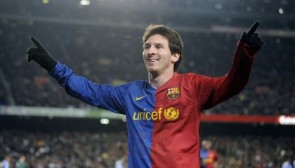 开云体育在线-拉亚爆发！比利亚雷亚尔用窒息防守锁死阿森纳，战术博弈的胜利