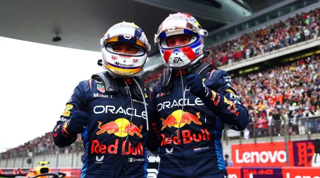 阿斯顿马丁力克哈斯车队，佩雷兹带队取胜