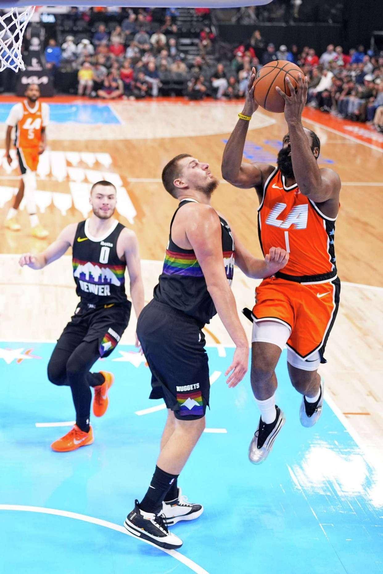 广州队完胜太阳,约基奇扛起全队 广州队完胜太阳,约基奇扛起全队