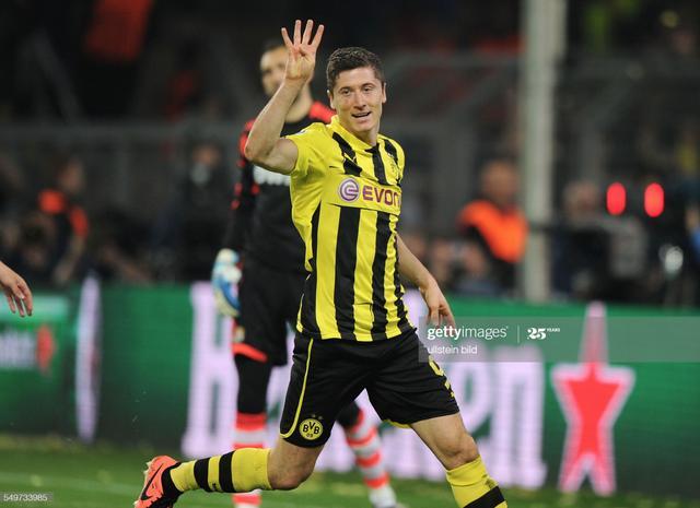 德国翻盘智利，莱万高光表现