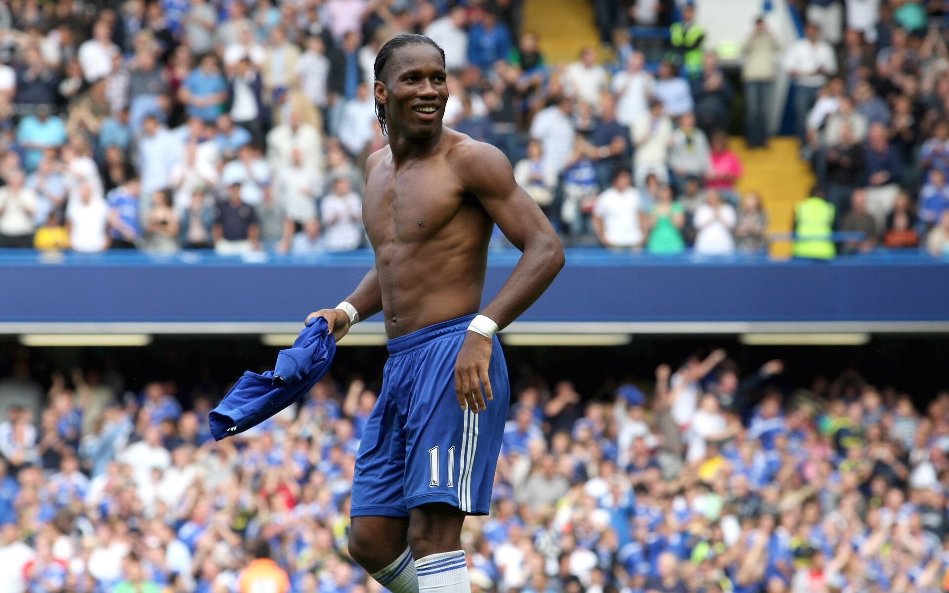 那不勒斯终结波兰，当足球的宿命感驶入F1街道赛的弯道