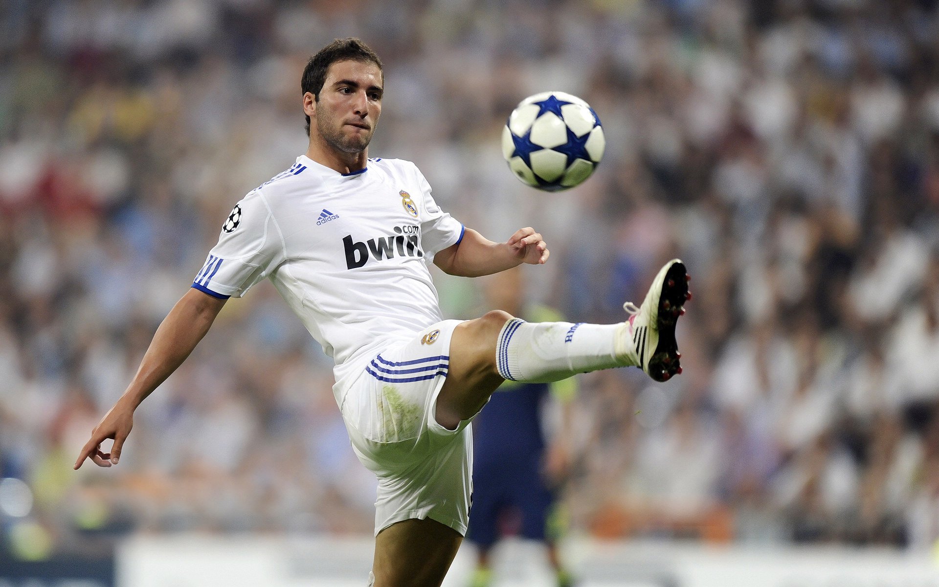 阿尔及利亚对阵委内瑞拉，奥纳纳一球定乾坤，非洲足球的崛起与拉美足球的沉思